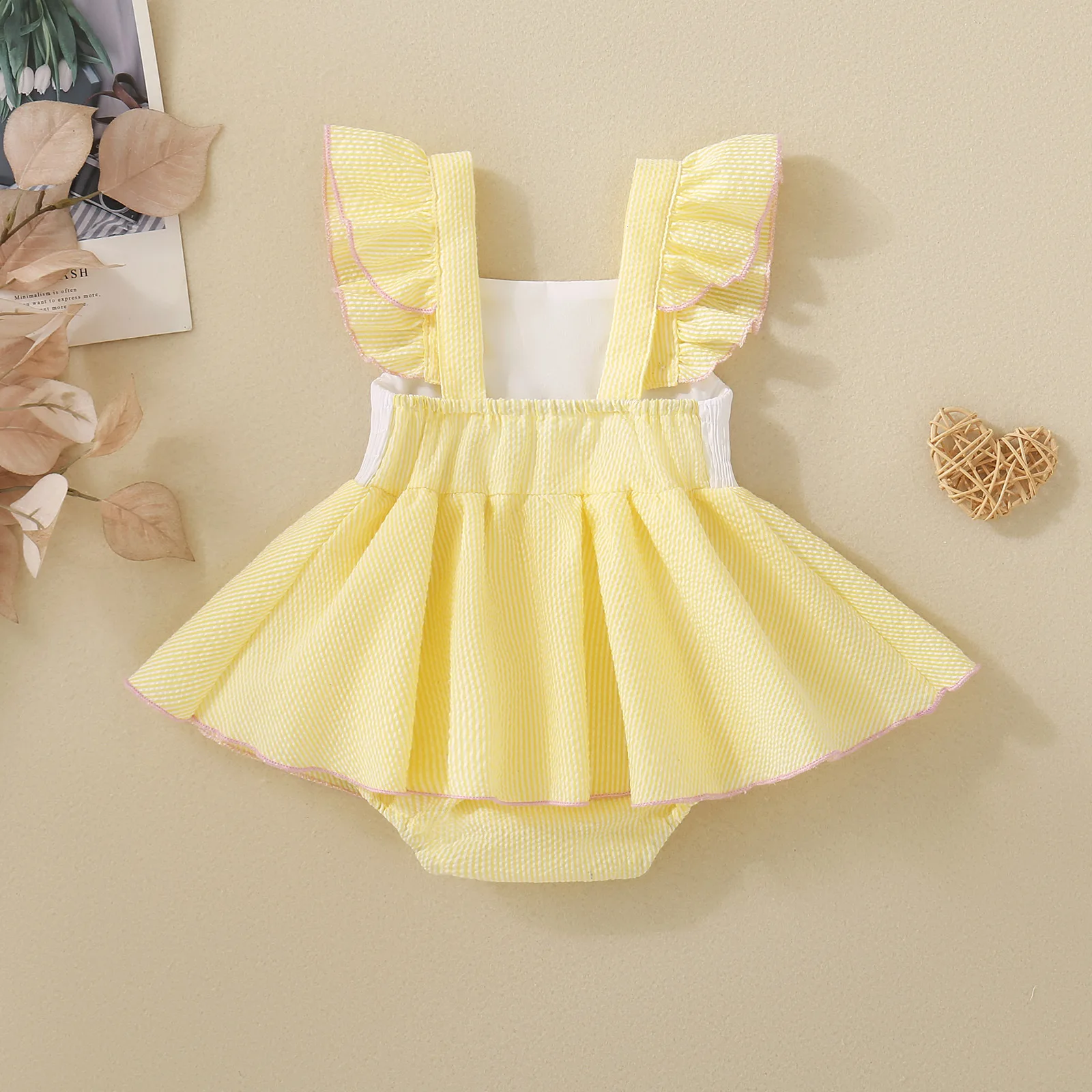 Summer female infant three little bees embroidery yellow Romper sweet and cute - Image 3